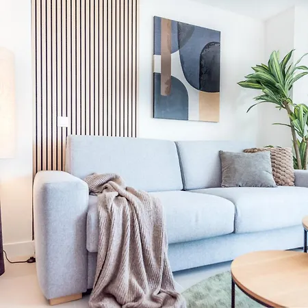 Modern With Terrace & Pool In Apartmán *