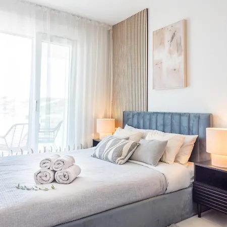 Modern With Terrace & Pool In Estepona