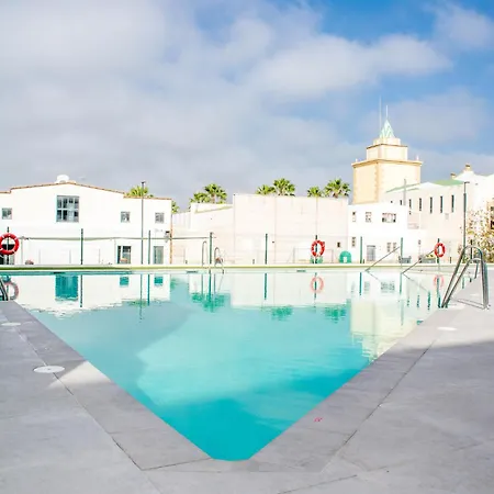 Modern With Terrace & Pool In Apartmán Estepona