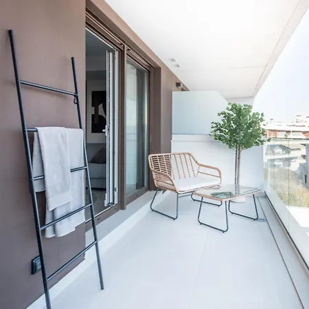 Apartmán Modern With Terrace & Pool In *