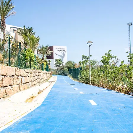 Modern With Terrace & Pool In Apartmán Estepona