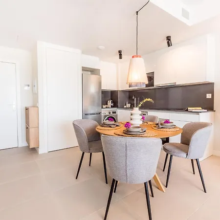Modern With Terrace & Pool In Estepona